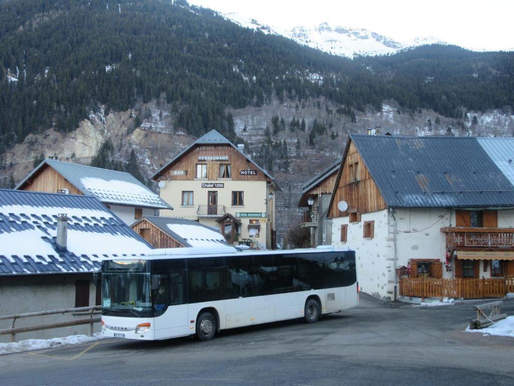 Chalet 1200 Saint-Francois-Longchamp Exterior photo